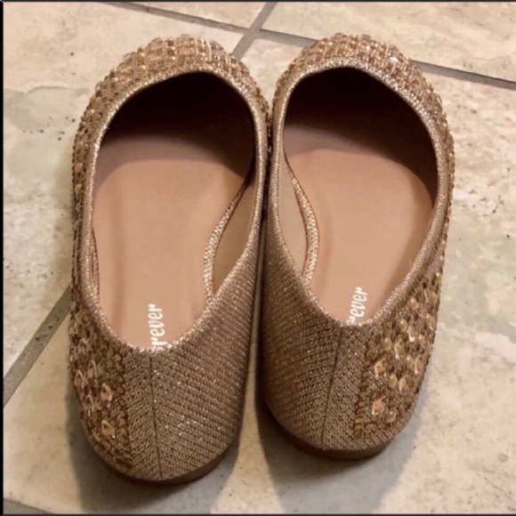 *NEW* Gold Ballet Flats - Picture 3 of 4